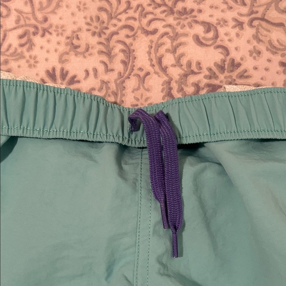 Patagonia water resistant shorts - Picture 3 of 4